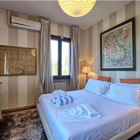 5 bedroom villa with pool and tennis court near San Gimignano, sleeps 10